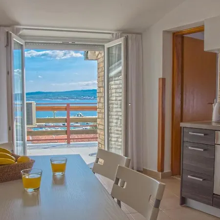 Lucica B4 * Crikvenica